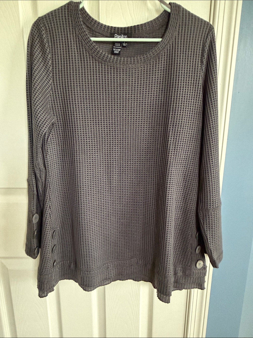 Papillon Blanc Charcoal Waffle Knit Tunic with Button Cuffs